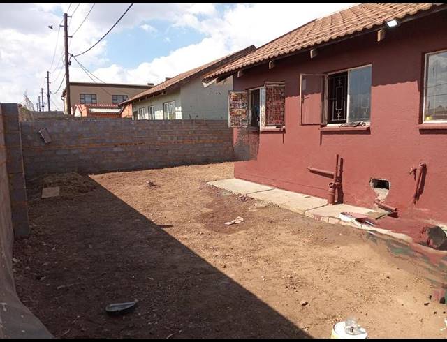 2 BEDROOM PROPERTY TO RENT IN DRIEZIEK EXT 2